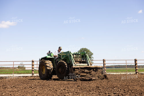 Hauling Manure 178093