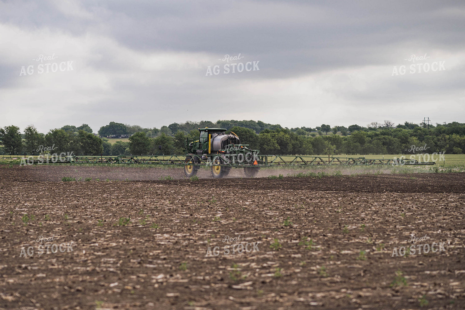 Sprayer in Field 91013