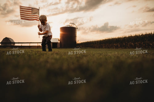 Farm Kids with American Flag 4637