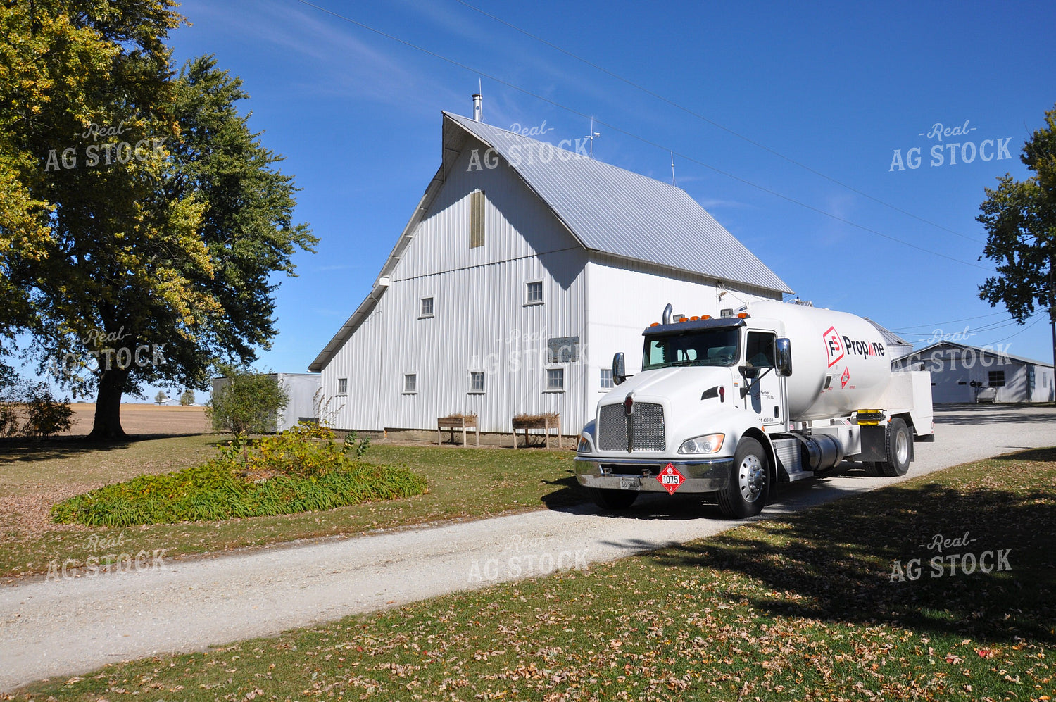 LP Truck Delivering Propane 277007