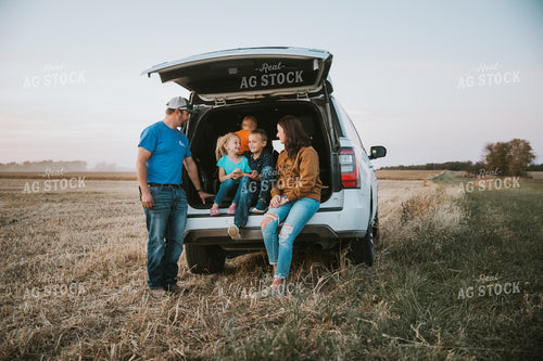 Farm Family in Back of Car 7009