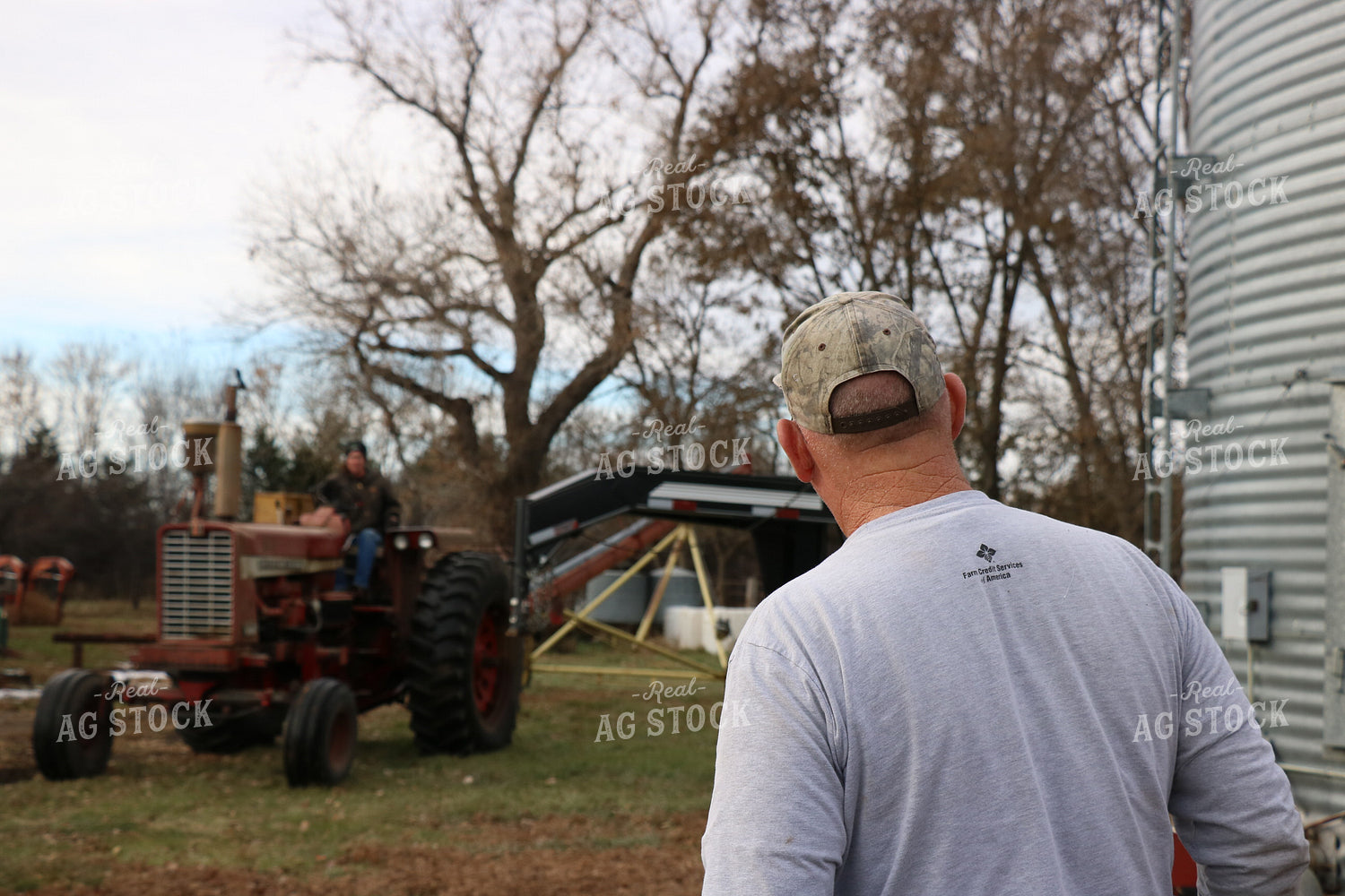 Farmers Moving Equipment 299281