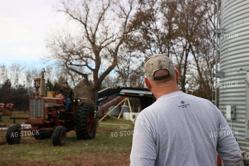 Farmers Moving Equipment 299281