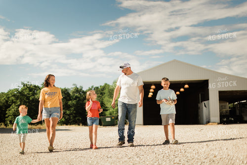 Farm Family by Shop 8719