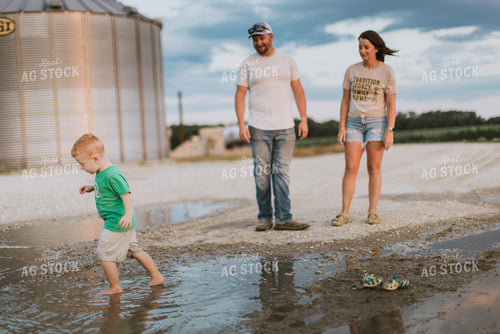 Farm Family Playing 8847