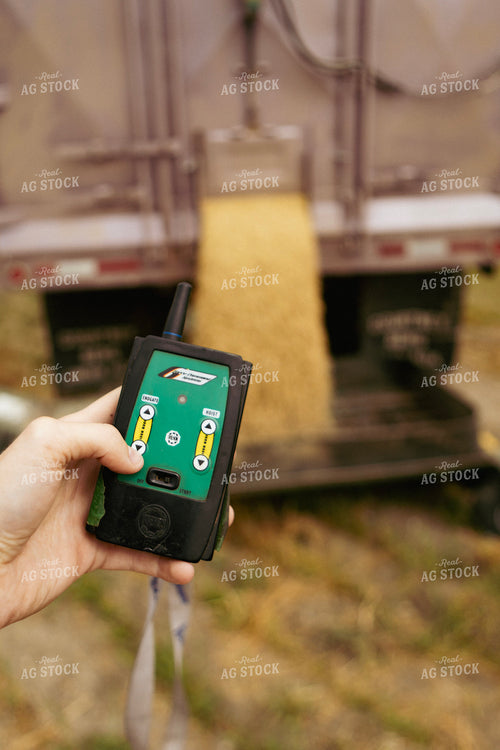 Controlling Grain Truck 187261