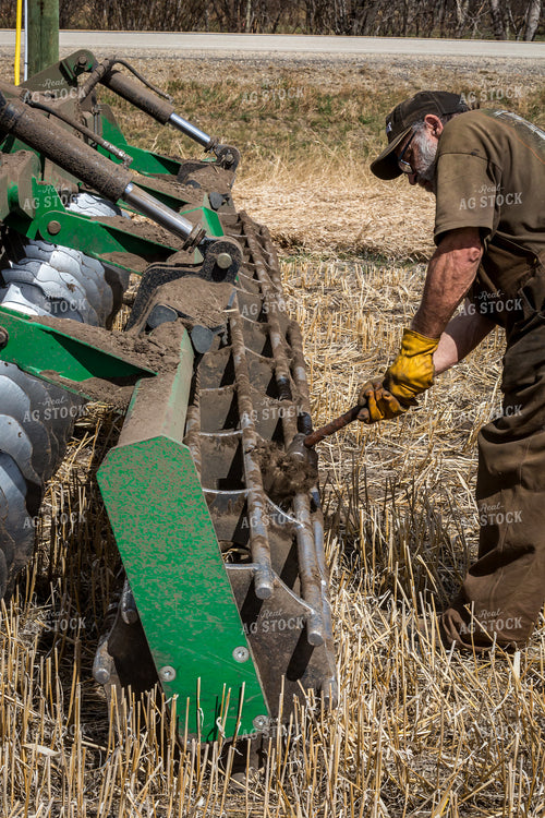 Clearing Dirt Clod 138138