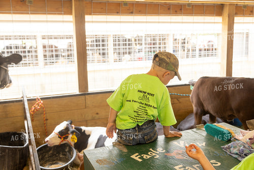 Farm Kid at Cattle Show 161162