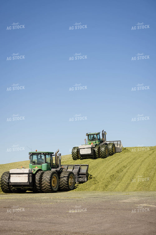 Packing Corn Silage 152990