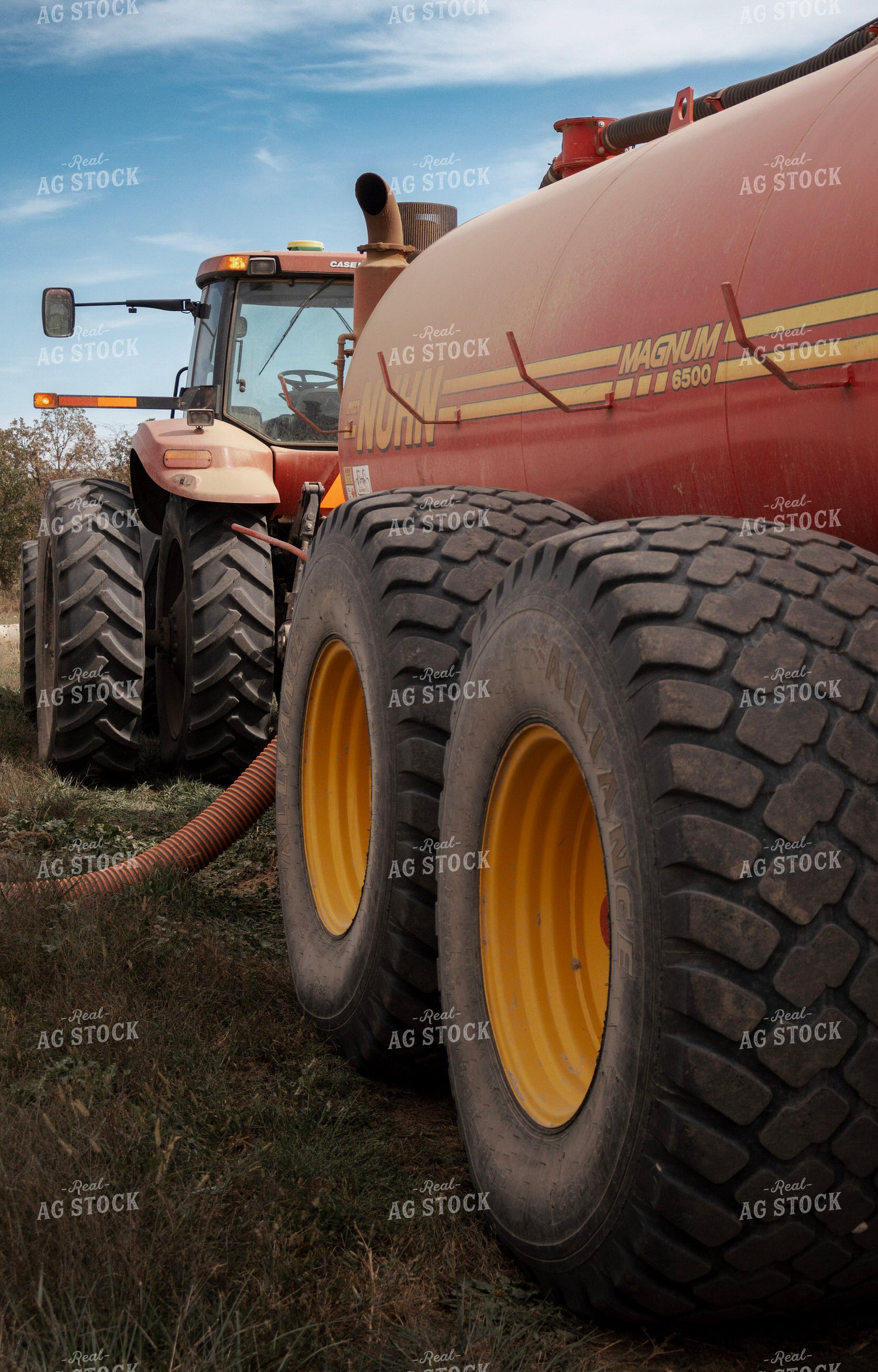 Manure Spreader and Tractor 289052