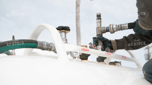 Input Supplier Loads Anhydrous Tanks 26225