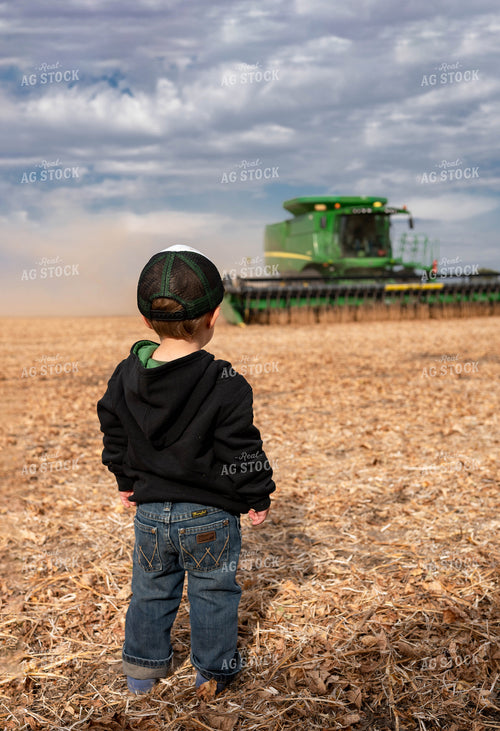 Farm Kid in Field 185012