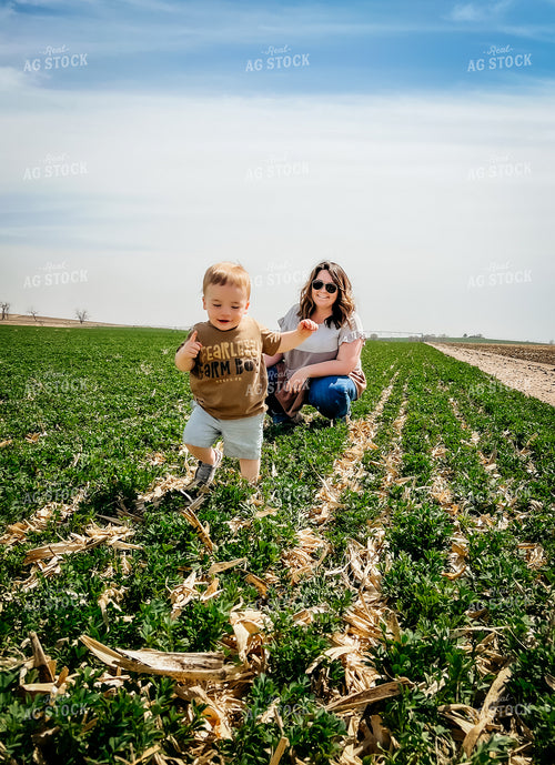 Farm Mom and Farm Kid in Field 56292