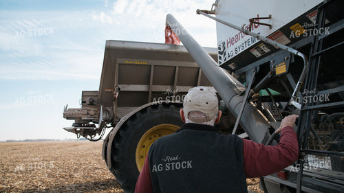 Loading Dry Fertilizer 26127