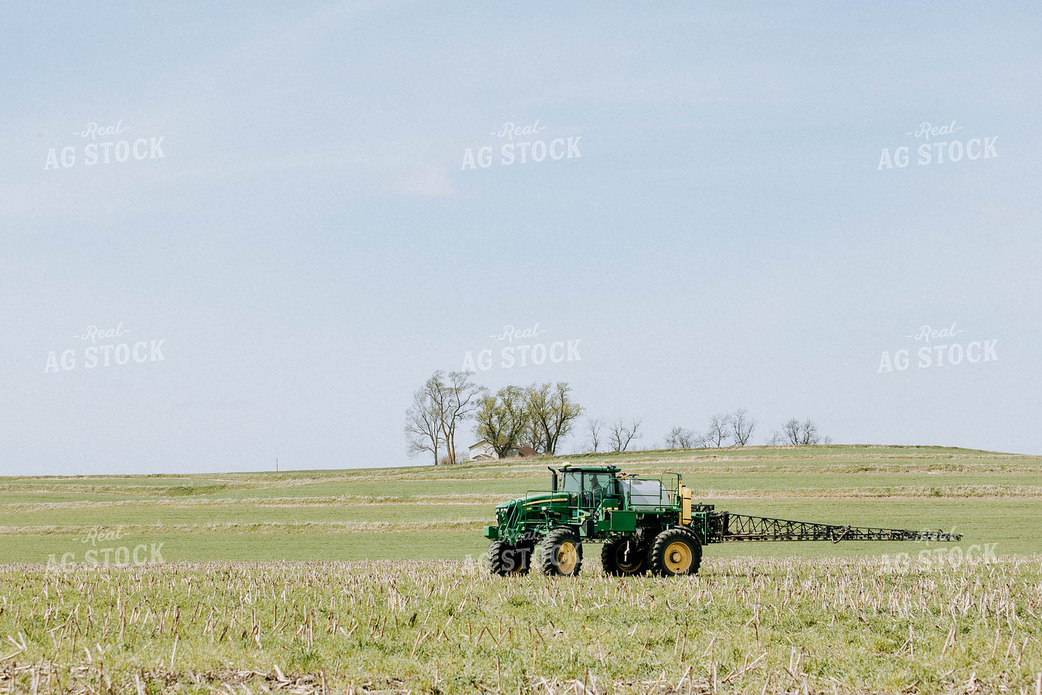 Sprayer in Field  77001