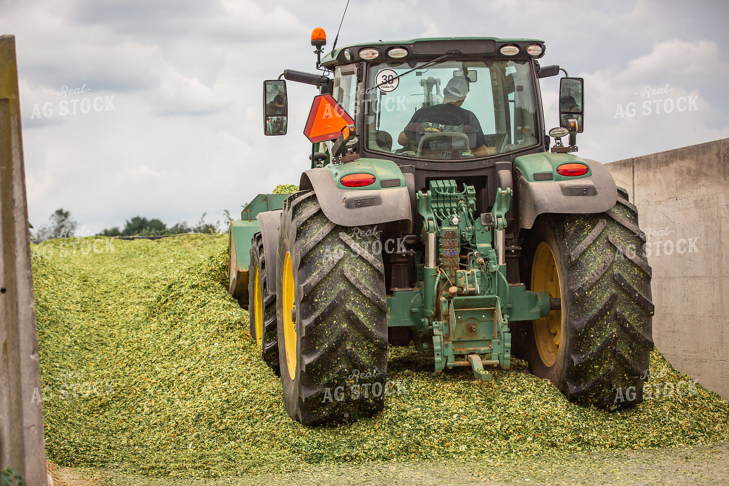Storing Corn Silage 270607