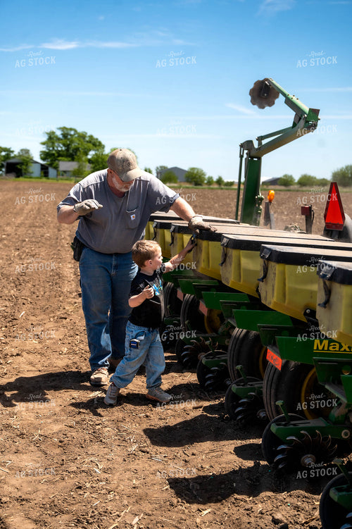 Farm Family Filling Planter 115935