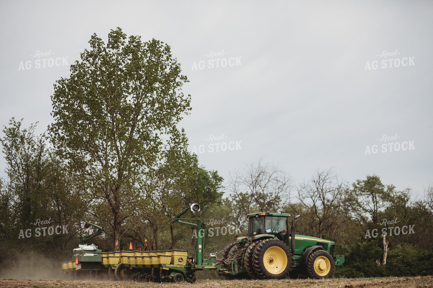 Planting Corn on No-Till Ground 4008