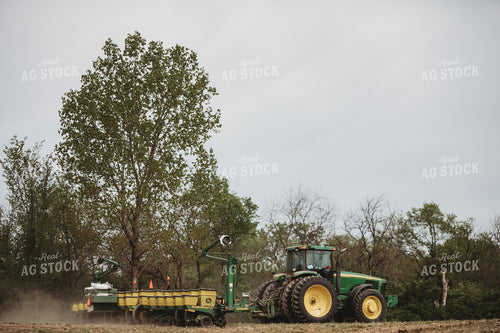 Planting Corn on No-Till Ground 4008