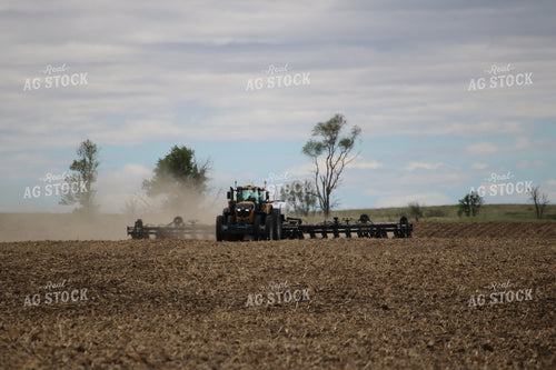 Tractor Planting 82033