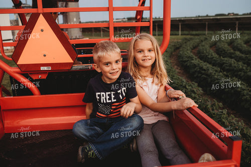 Farm Kids in UTV 4627