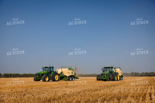 Baling Straw Bales 152341