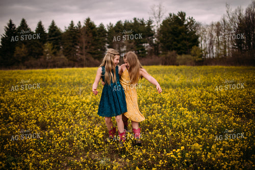 Farm Kids in Wildflower Field 169044