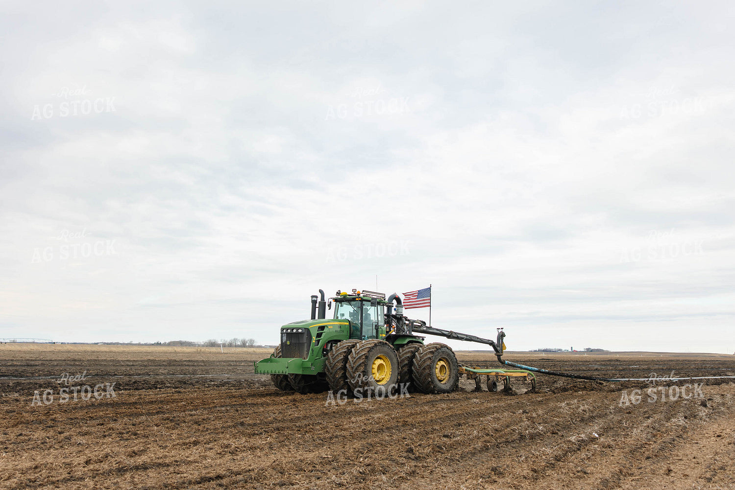 Injecting Manure 152717