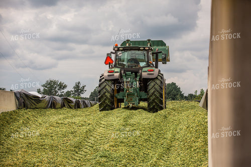 Storing Corn Silage 270605