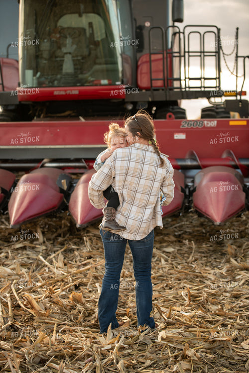 Female Farmer with Kid 76546