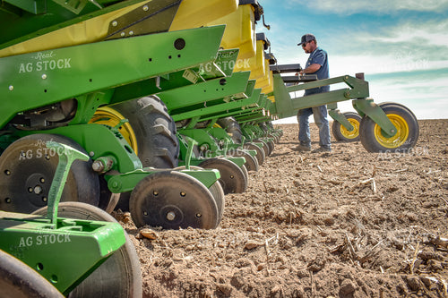 Farmer Loading Planter 56171
