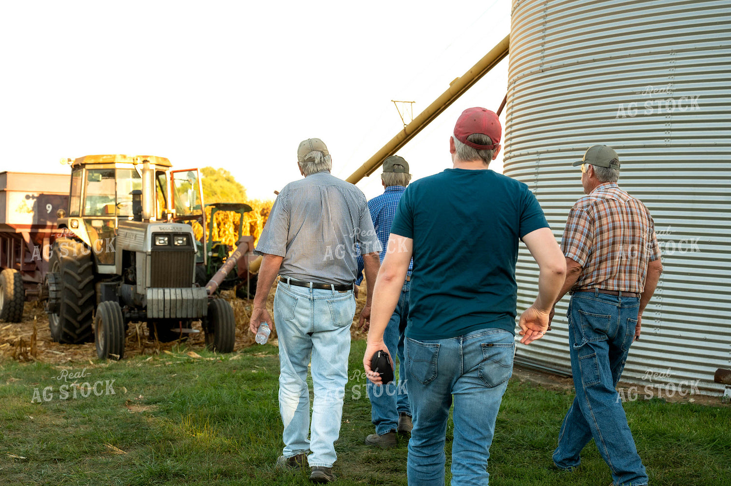 Farmers Walking to Field 115867