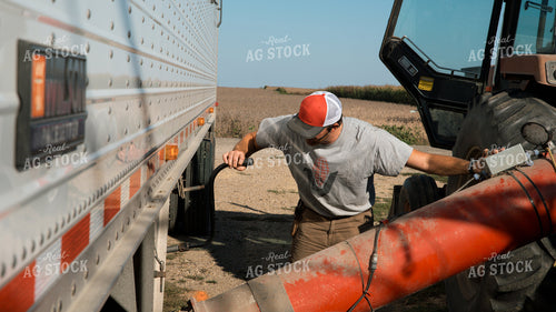 Farmer Filling Bin with Sweep Auger 26096