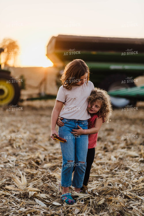 Farm Kids in Corn Field 115048