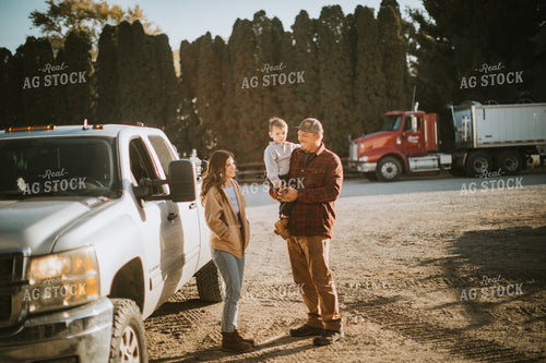 Farm Family in Yard 6821