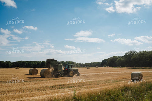 Baling Hay 115319