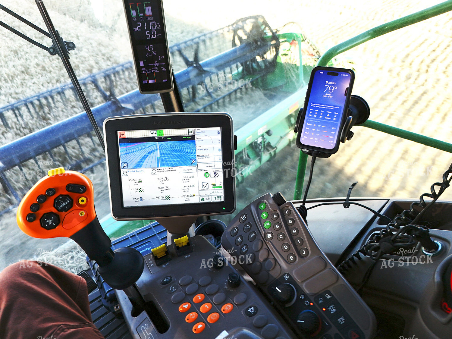 Combine Cab with Monitors and Cell Phone 239619