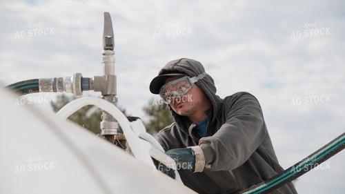 Input Supplier Loads Anhydrous Tanks 26243