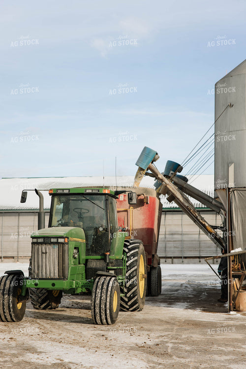 Loading Feed Mixer 152680