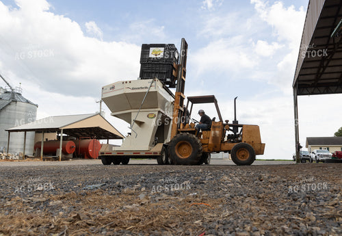 Loading Seed Tender 79795