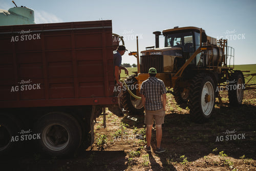 Farmers Filling Sprayer 4374