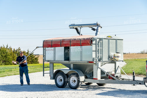 Loading Seed Tender 65210