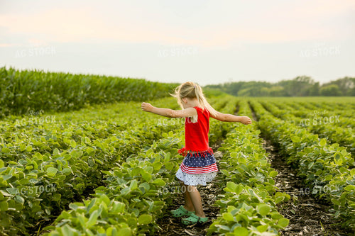 Farm Kid in Field 161102