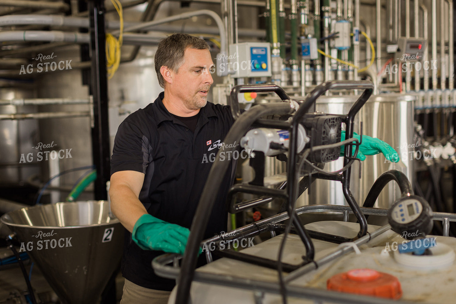 Retailer Mixing Chemicals 8057