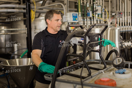 Retailer Mixing Chemicals 8057