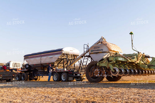 Filling up Strip-Till Fertilizer 79083