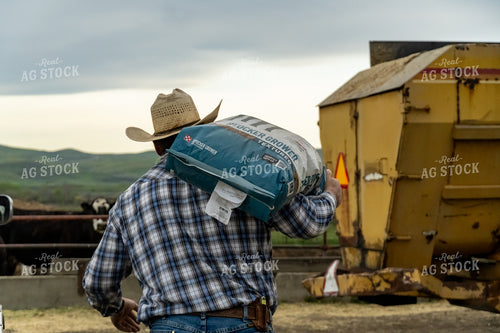 Rancher Carrying Feed Bag 65177