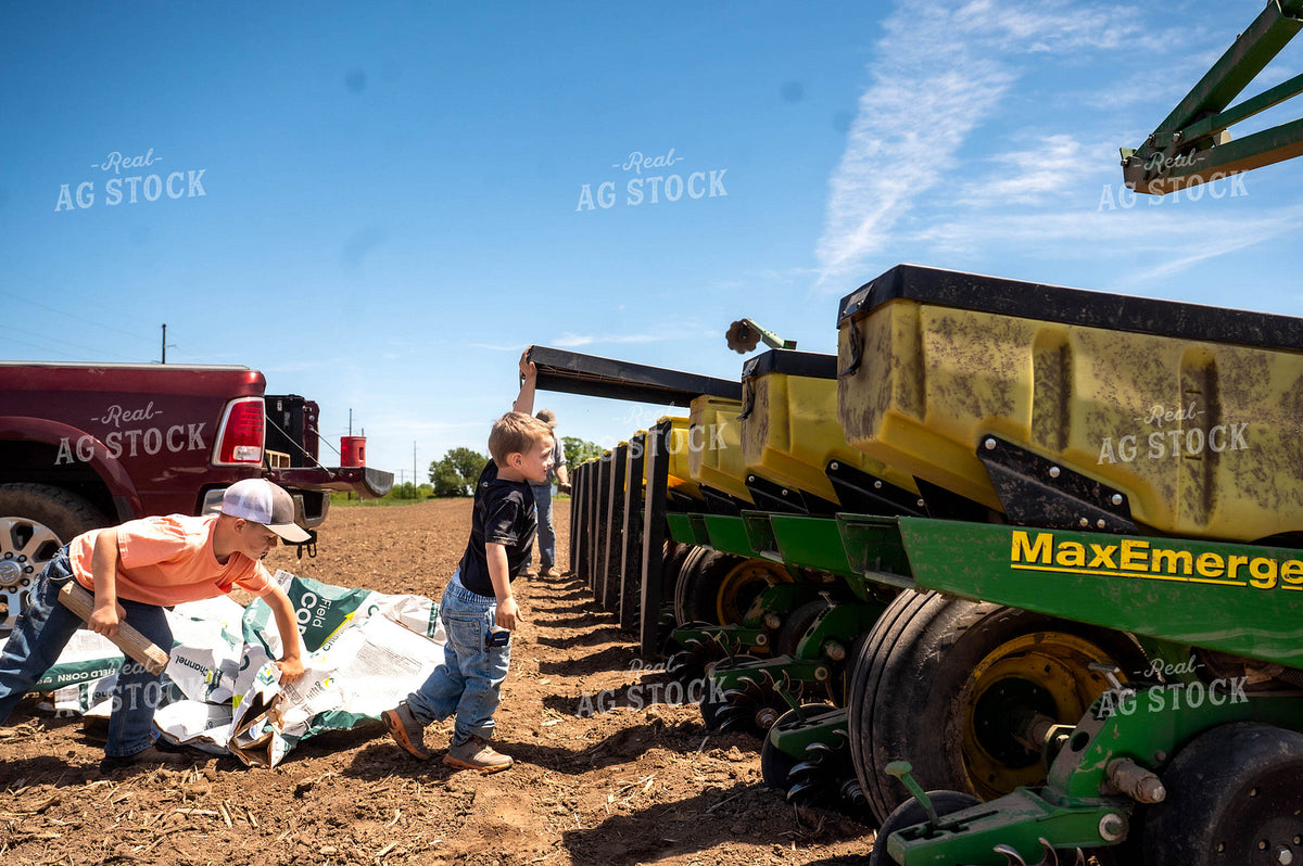 Farm Family Filling Planter 115933