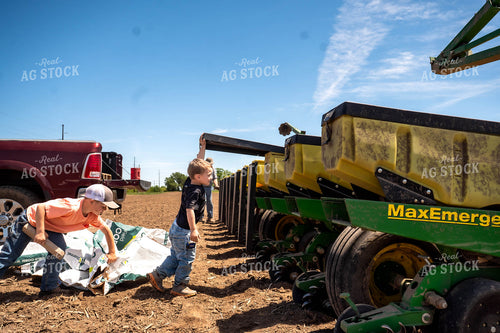Farm Family Filling Planter 115933