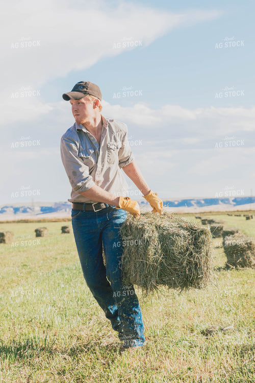 Farmer Racking Square Bales 61076